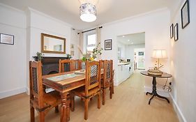 Stylish And Cosy Home-From-Home
